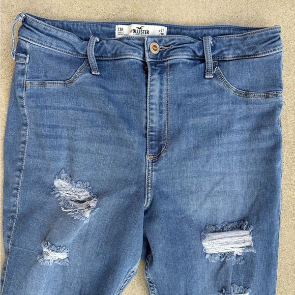 Hollister Curvy High-Rise Distressed Jean Leggings (Size 13R) - Picture 4 of 7